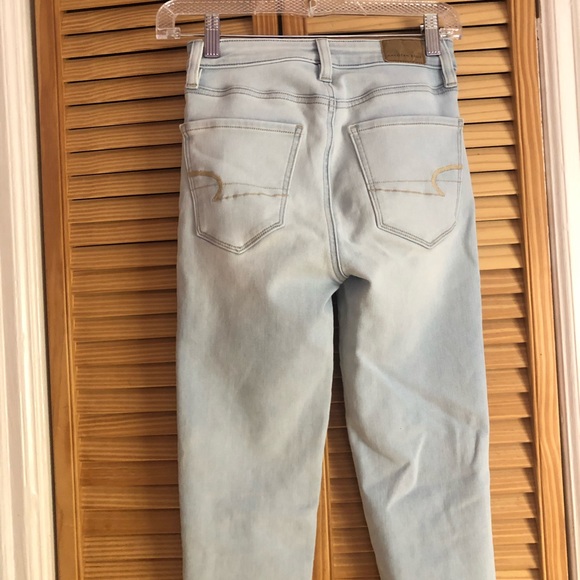 American Eagle High Rise Jeans - Picture 2 of 3